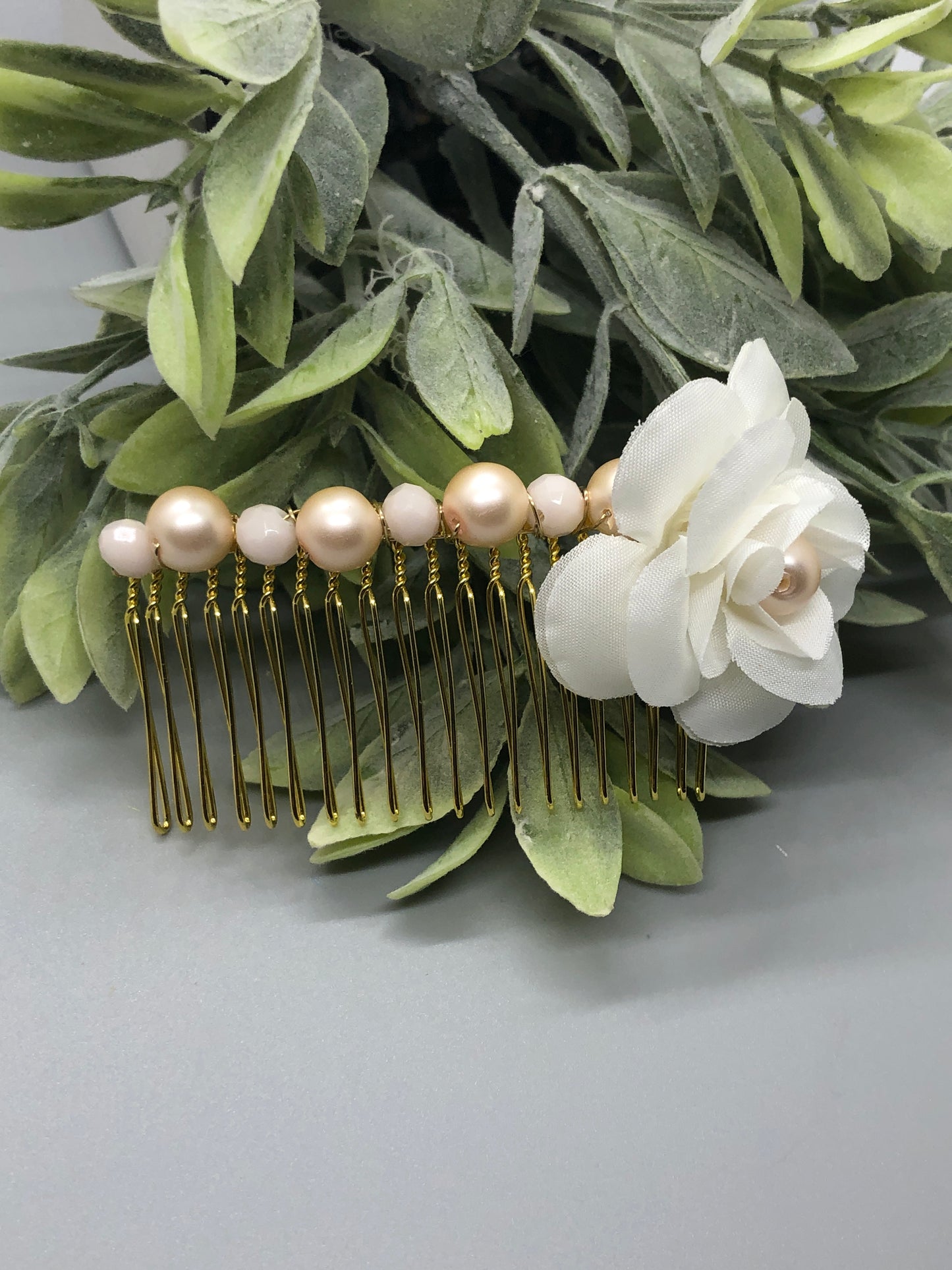 White Flower Cream Beige Beads 3.5' Metal Side Comb Retro Vintage Style 1 pc