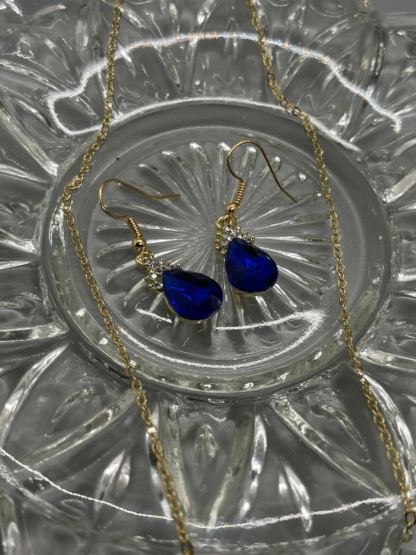 Blue sapphire crystal teardrop gold necklace earrings set