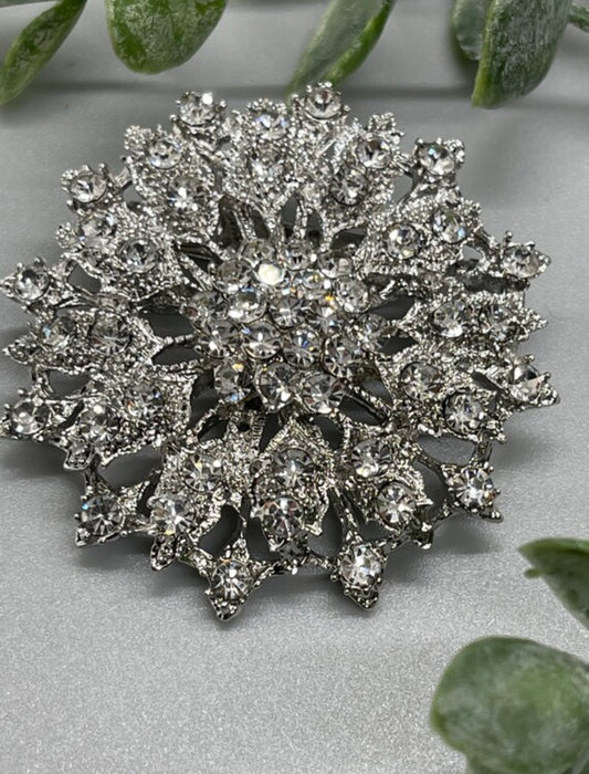 Luxe Crystal Brooch Rhinestone Flower plumbum silver plated for woman with rhinestone nickel lead cadmium free 54x20mm gift scarf accessory