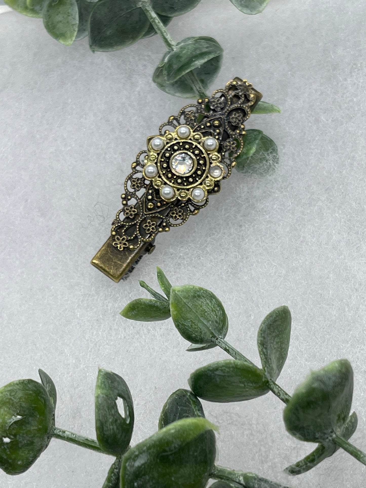 Cream crystal vintage antique style leaf hair alligator clip on a 2.5”Handmade hair accessory bridal wedding Retro Bridal Party Prom Birthday gifts