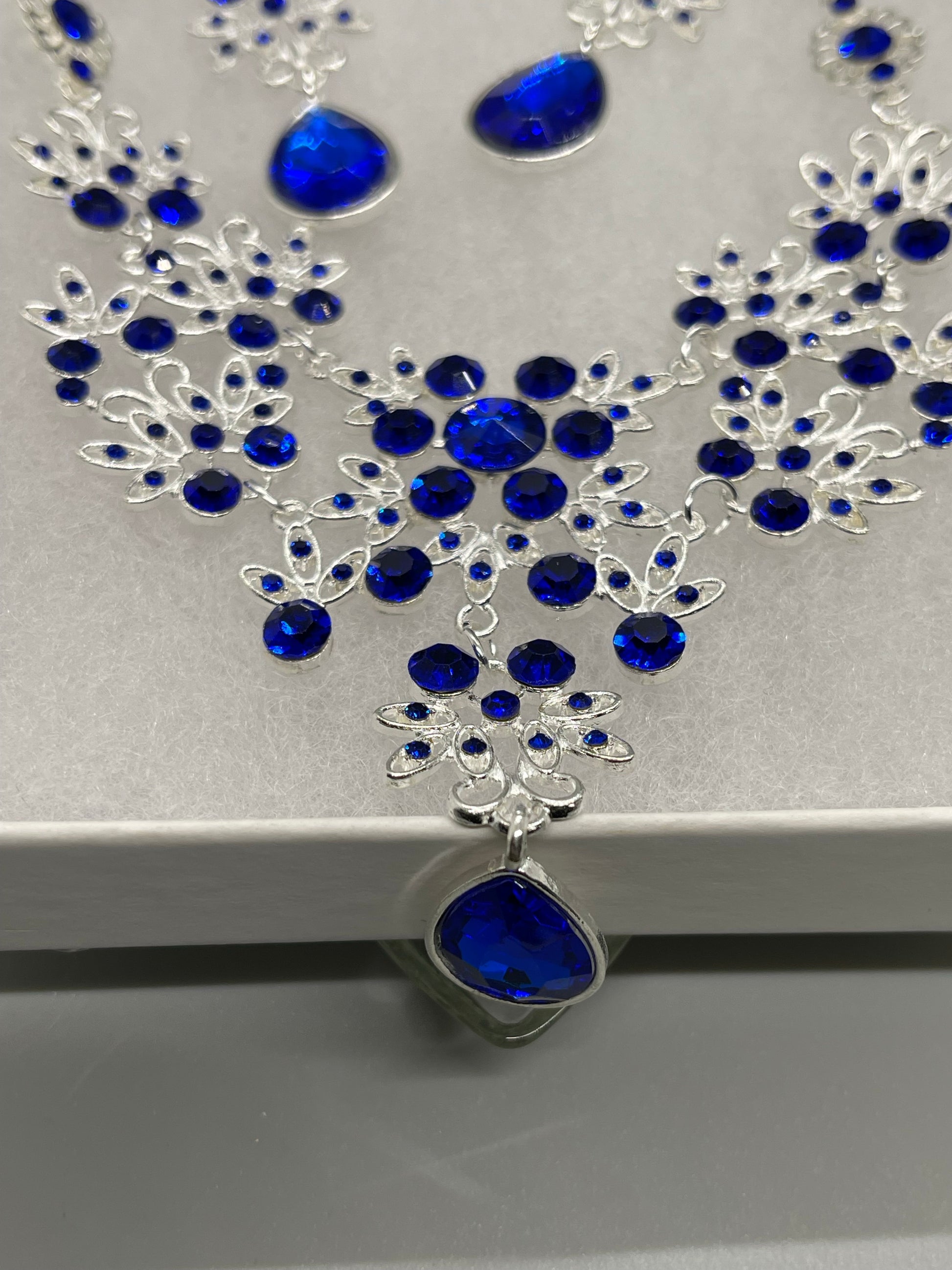 Demon Devil Eye Blue Rhinestone Pendant Necklace Jewelry - China Necklace  and Pendant Necklace price | Made-in-China.com