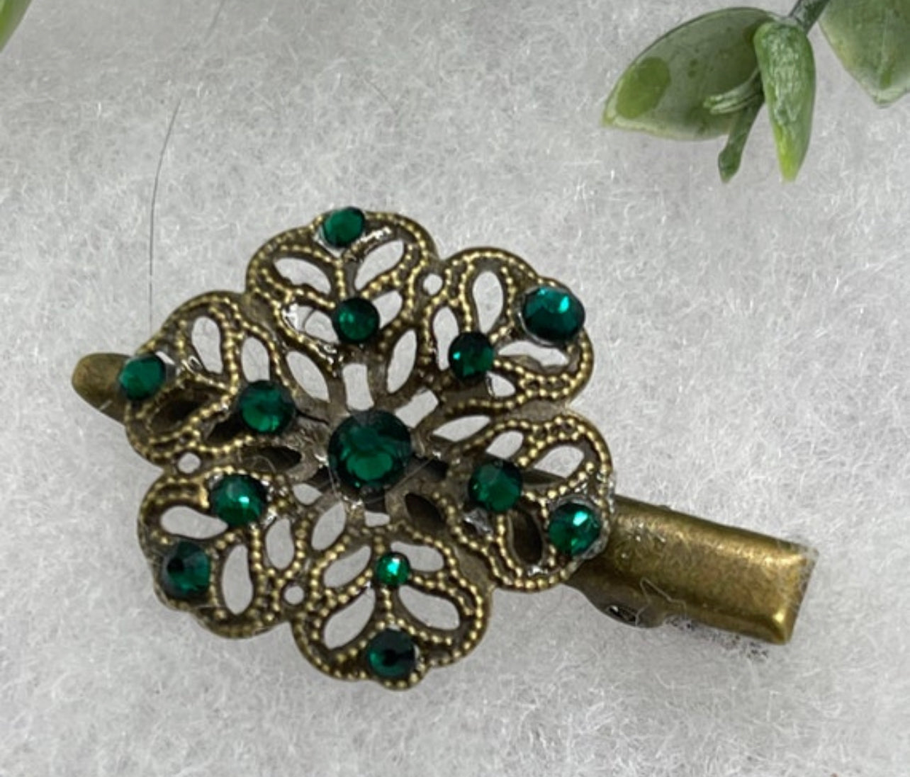 Emerald green Flower crystal rhinestone 2..0” antique vintage style alligator clip wedding shower bridesmaid